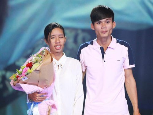 VTV,[-]phả,i[-]giải[-]trình,[-]việc[-]phát[-]sóng[-],vợ[-]chồng[-]hát[-]rong