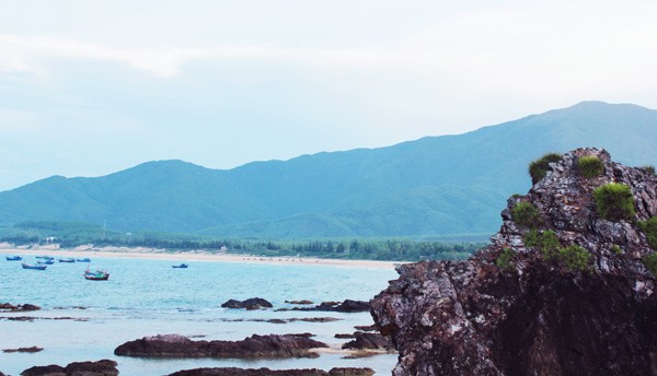 Bình[-]Định:[-]Vẻ[-]đẹp[-]nguyên[-]sơ[-]gành[-]đá[-]Lộ[-]Diêu