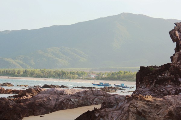 Bình[-]Định:[-]Vẻ[-]đẹp[-]nguyên[-]sơ[-]gành[-]đá[-]Lộ[-]Diêu