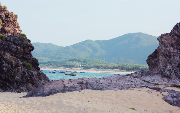 Bình[-]Định:[-]Vẻ[-]đẹp[-]nguyên[-]sơ[-]gành[-]đá[-]Lộ[-]Diêu
