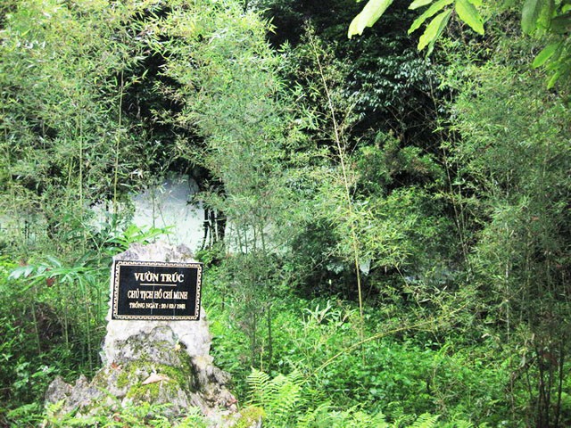 Cao[-]Bằng:[-]Ghé[-]Hang[-]Pác[-]Bó[-]thăm[-]nơi[-]Bác[-]Hồ[-]từng[-]sống