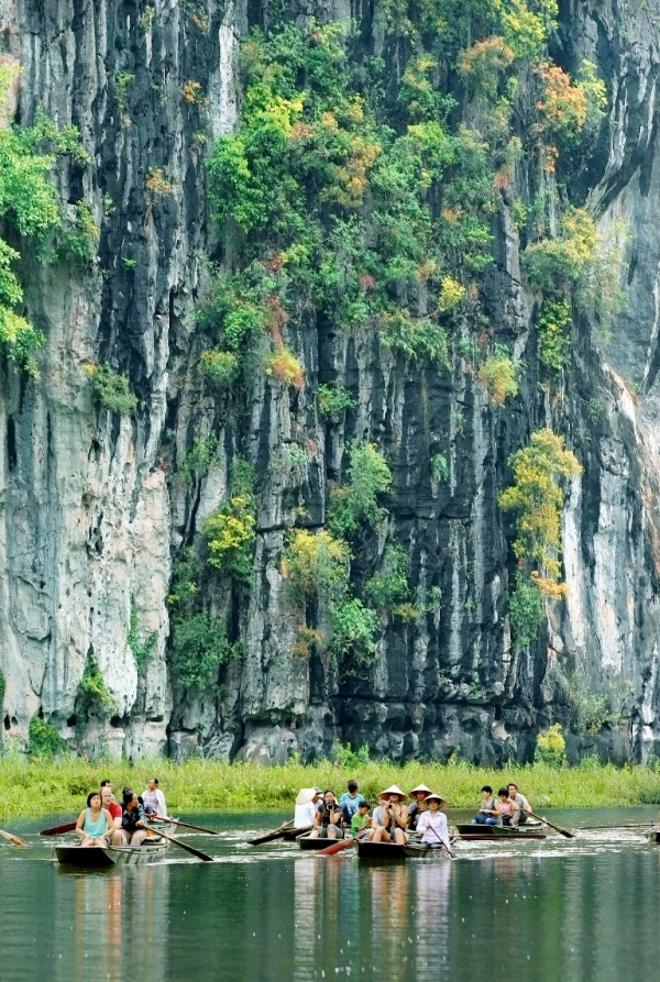 Khám[-]phá[-]vẻ[-]đẹp[-]non[-]nước[-]của[-]Tràng[-]An