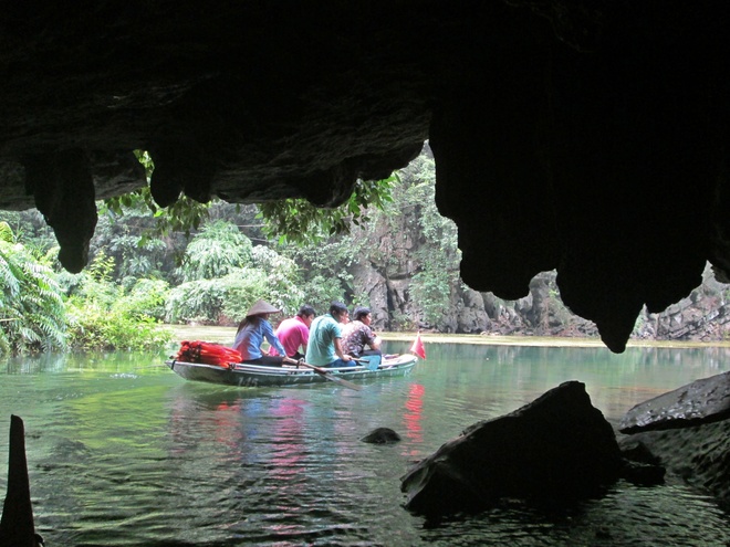 Khám[-]phá[-]vẻ[-]đẹp[-]non[-]nước[-]của[-]Tràng[-]An
