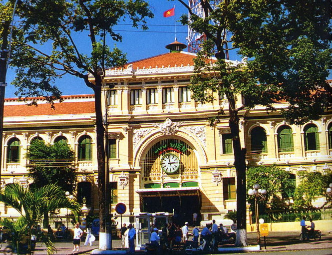 [-]Giật[-]mình[-]với[-]màu[-]sơn[-]của[-]Bưu[-]điện[-]TP.HCM