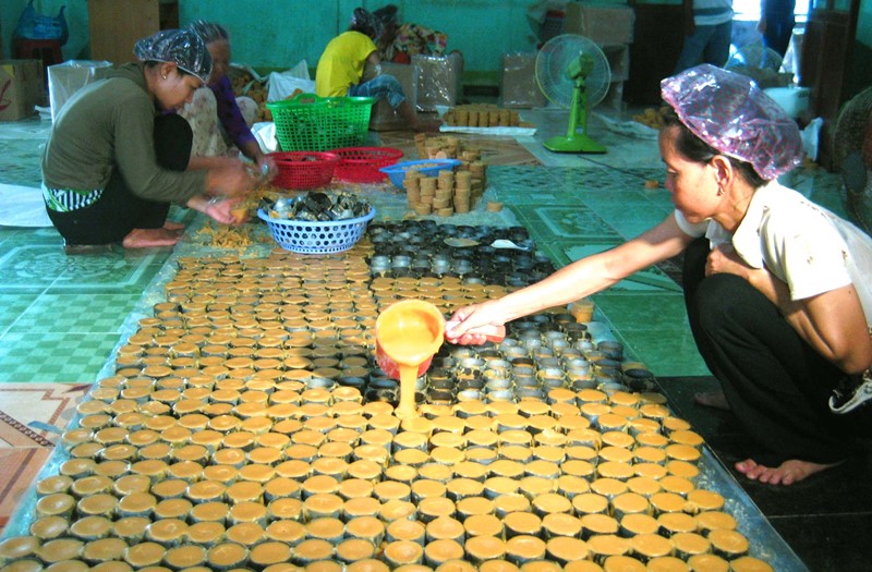Cây[-]thốt[-]nốt[-]Bảy[-]Núi[-]trong[-]cơn[-]lốc[-]"tàn[-]phá”