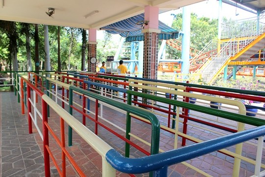 Bình[-]Dương:[-]Khu[-]du[-]lịch[-]Đại[-]Nam[-]vắng[-]hoe[-]ngày[-]thu[-]phí[-]trở[-]lại