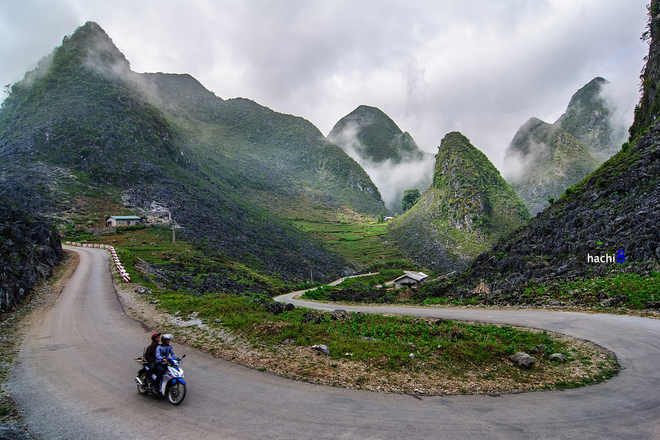 Cung[-]đường[-]đèo[-]Mã[-]Pí[-]Lèng[-]huyền[-]thoại