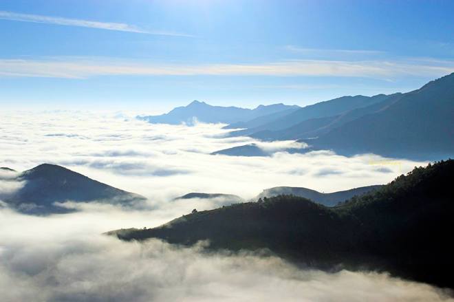 Khám[-]phá[-]vẻ[-]đẹp[-]trên[-]đại[-]dương[-]mây[-]Tà[-]Xùa