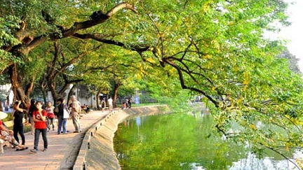 [-]Bắc[-]bộ[-]có[-]mưa[-]nhỏ[-]nền[-]nhiệt[-]tăng,[-]Nam[-]Biển[-]Đông[-]đề[-]phòng[-]lốc[-]xoáy[-]