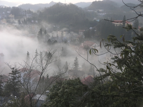 Vùng[-]núi[-]phía[-]Bắc[-]khả[-]năng[-]xảy[-]ra[-]băng[-]giá[-]và[-]sương[-]muối,[-]các[-]tỉnh[-]phía[-]Nam[-]sáng[-]sớm[-]trời[-]rét[-]