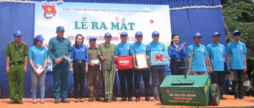 Người[-]trẻ[-]không[-]vô[-]cảm