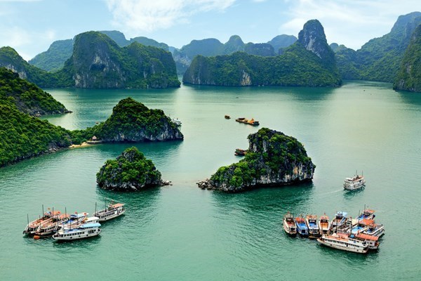 Đại[-]gia[-]Tuần[-]Châu[-]muốn[-]đổ[-]20[-]triệu[-]m3[-]đất[-]đá[-]xuống[-]vịnh[-]Hạ[-]Long[-]xây[-]biệt[-]thự