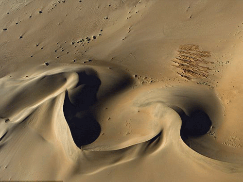 Cồn[-]cát[-]hình[-]trái[-]tim[-]ở[-]Sossusvlei,[-]Nam[-]Phi.