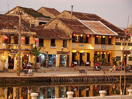 Hội[-]An[-]là[-]thành[-]phố[-]được[-]yêu[-]thích[-]nhất[-]trên[-]báo[-]Anh
