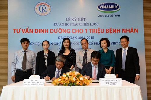 Vinamilk[-]hợp[-]tác[-]với[-]Bệnh[-]viện[-]Chợ[-]Rẫy[-]"Tư[-]vấn[-]Dinh[-]dưỡng[-]cho[-]1[-]triệu[-]bệnh[-]nhân"