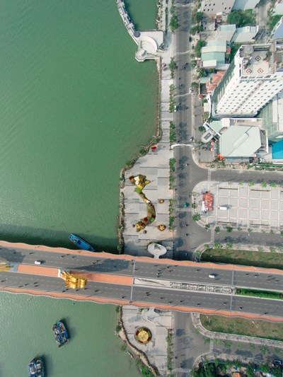 Đà[-]Nẵng:[-]Bản[-]đồ[-]Việt[-]Nam[-]bằng[-]hoa[-]lập[-]kỷ[-]lục