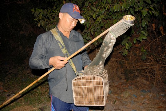 [-]Làng[-]làm[-]nghề[-]“Vũ[-]nữ[-]chân[-]dài”[-]hốt[-]bạc[-]trong[-]mùa[-]Tết...