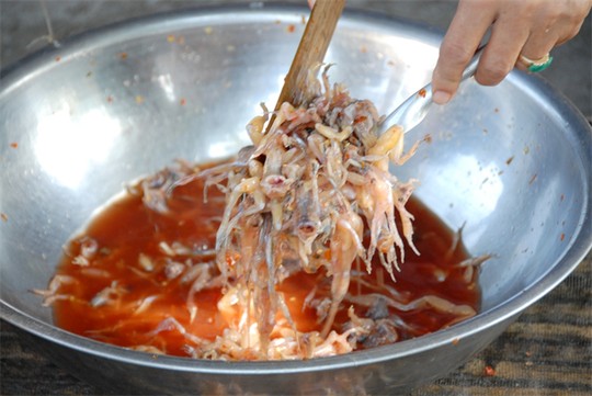 [-]Làng[-]làm[-]nghề[-]“Vũ[-]nữ[-]chân[-]dài”[-]hốt[-]bạc[-]trong[-]mùa[-]Tết...