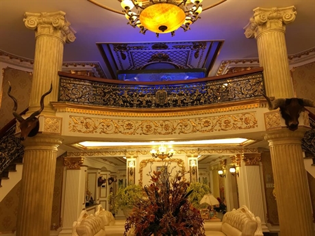 Treo[-]đầu[-]thú[-]trong[-]biệt[-]thự[-]siêu[-]sang[-]khiến[-]Lý[-]Nhã[-]Kỳ[-]mất[-]điểm