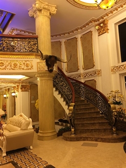 Treo[-]đầu[-]thú[-]trong[-]biệt[-]thự[-]siêu[-]sang[-]khiến[-]Lý[-]Nhã[-]Kỳ[-]mất[-]điểm
