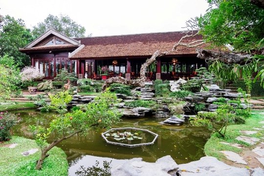 Một[-]"biệt[-]phủ"[-]tràn[-]ngập[-]màu[-]xanh[-]giữa[-]lòng[-]Hà[-]Nội
