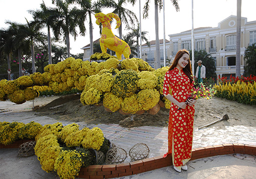 Khai[-]mạc[-]đường[-]hoa[-]xuân[-]5[-]tỷ[-]đồng[-]ở[-]Đà[-]Nẵng