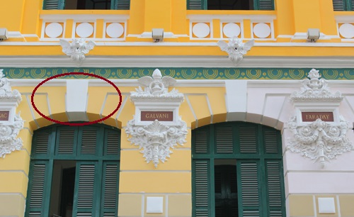 TP[-]HCM:[-]Chọn[-]được[-]màu[-]sơn[-]mới[-]cho[-]tòa[-]nhà[-]bưu[-]điện[-]130[-]tuổi