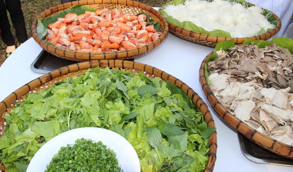 Đồng[-]Tháp:[-]Tô[-]hủ[-]tiếu[-]và[-]đòn[-]bánh[-]phồng[-]tôm[-]lớn[-]nhất[-]Việt[-]Nam