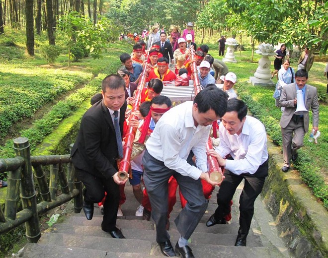 Nghệ[-]An:[-]Cặp[-]bánh[-]chưng[-]700[-]kg