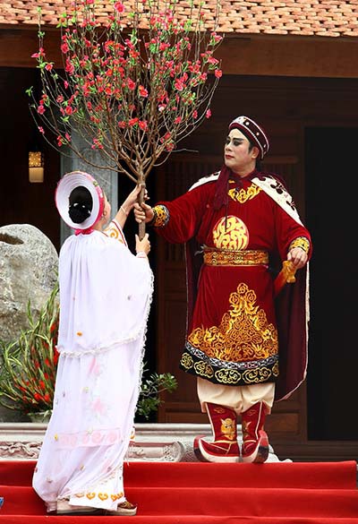[-]Hà[-]Nội:[-]Hàng[-]nghìn[-]người[-]xem[-]hội[-]gò[-]Đống[-]Đa