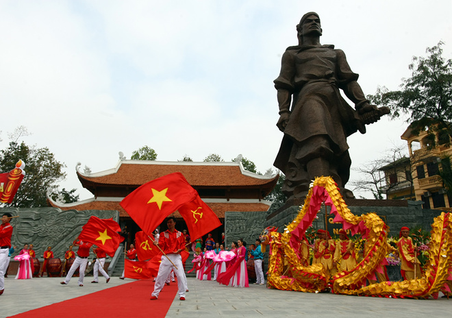 [-]Hà[-]Nội:[-]Hàng[-]nghìn[-]người[-]xem[-]hội[-]gò[-]Đống[-]Đa