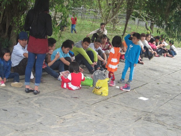 [-]"Mặt[-]xấu"[-]của[-]những[-]chuyến[-]du[-]xuân