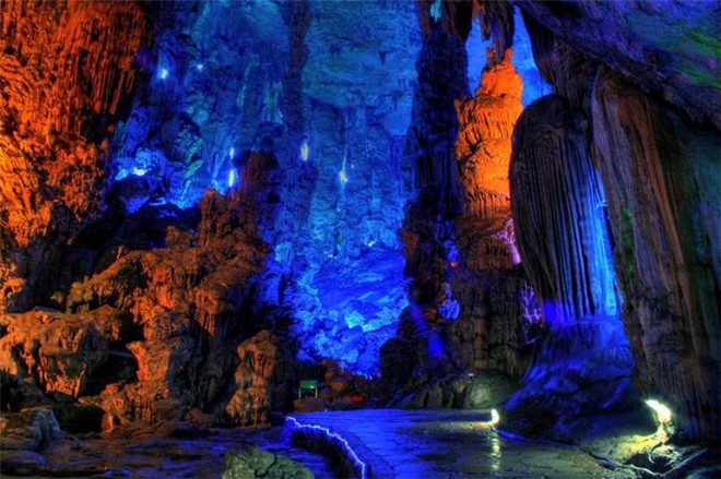 [-]Khám[-]phá[-]hang[-]động[-]lung[-]linh[-]muôn[-]sắc[-]ở[-]Quế[-]Lâm