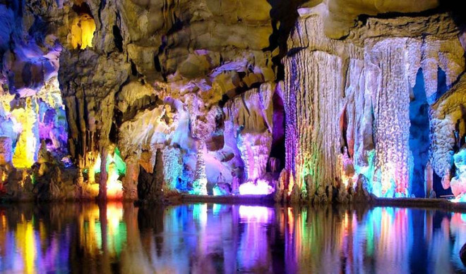 [-]Khám[-]phá[-]hang[-]động[-]lung[-]linh[-]muôn[-]sắc[-]ở[-]Quế[-]Lâm