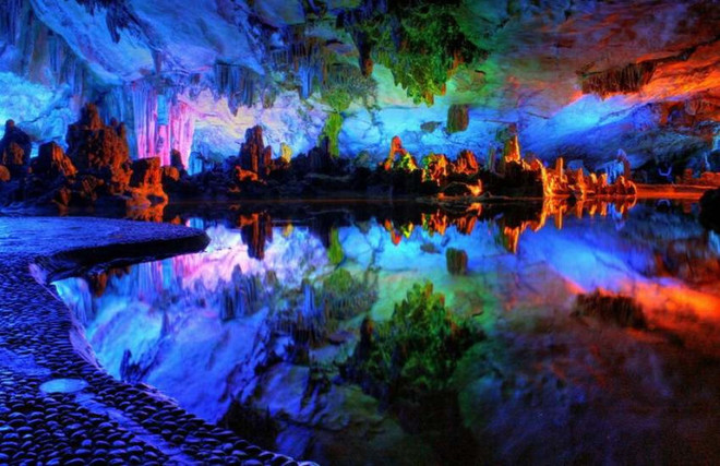 [-]Khám[-]phá[-]hang[-]động[-]lung[-]linh[-]muôn[-]sắc[-]ở[-]Quế[-]Lâm