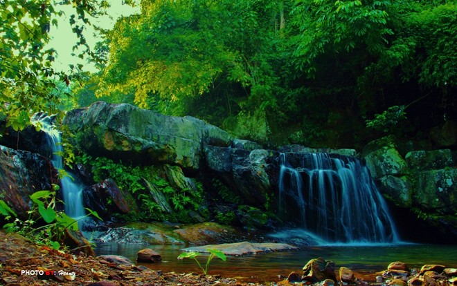 Khám[-]phá[-]vẻ[-]đẹp[-]của[-]những[-]ngọn[-]suối[-]nổi[-]tiếng[-]của[-]du[-]lịch[-]Việt