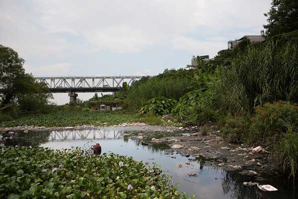 [-]Xây[-]dựng[-]Luật[-]Kiểm[-]soát[-]ô[-]nhiễm[-]nước[-]khắc[-]tình[-]trạng[-]ô[-]nhiễm[-]nước[-]nghiêm[-]trọng[-]ở[-]Việt[-]Nam[-]