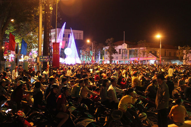 [-]Mãn[-]nhãn[-]những[-]màn[-]pháo[-]hoa[-]rực[-]rỡ[-]đêm[-]Giao[-]thừa[-]Ất[-]Mùi[-]2015
