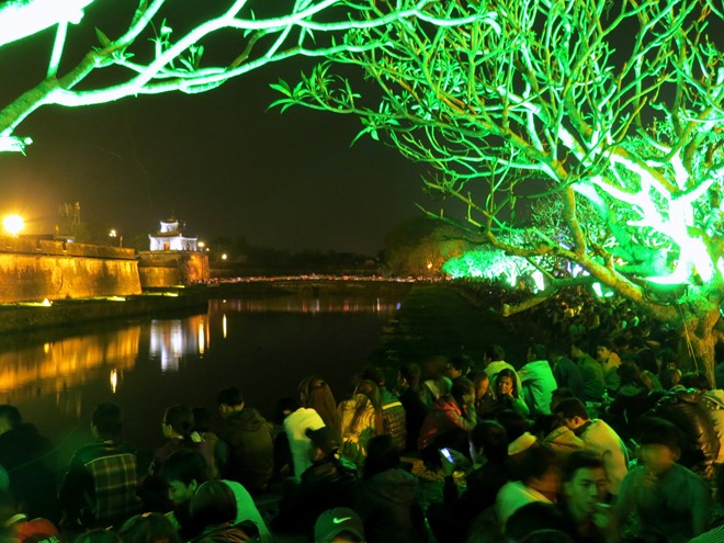 [-]Mãn[-]nhãn[-]những[-]màn[-]pháo[-]hoa[-]rực[-]rỡ[-]đêm[-]Giao[-]thừa[-]Ất[-]Mùi[-]2015
