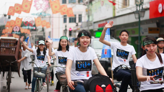 [-]Hà[-]Nội:[-]nhiều[-]trẻ[-]em[-]kêu[-]gọi[-]hưởng[-]ứng[-]Giờ[-]Trái[-]đất