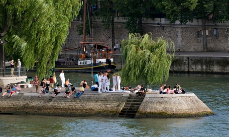 Du[-]ngoạn[-]miễn[-]phí[-]một[-]vòng[-]Paris