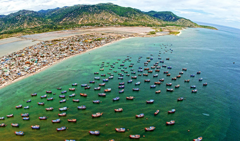[-]Sách[-]ảnh[-]của[-]Giản[-]Thanh[-]Sơn:[-]Dư[-]địa[-]chí[-]bằng[-]hình[-]về[-]biển[-]đảo