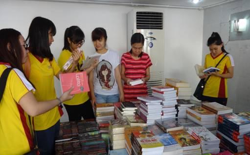 Hội[-]sách[-]Khai[-]Xuân[-]2015[-]tại[-]TP[-]Hồ[-]Chí[-]Minh