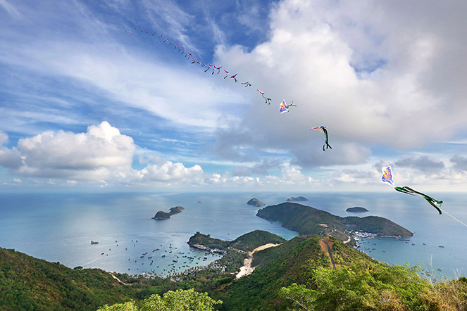 Chiêm[-]ngưỡng[-]bộ[-]ảnh[-]“Tận[-]hưởng[-]bản[-]sắc[-]Việt”