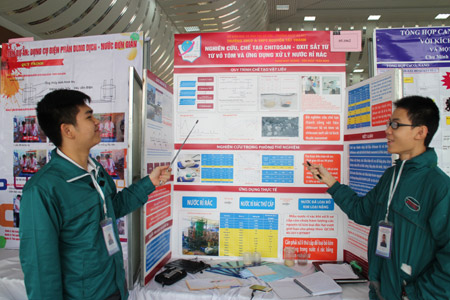 [-]"Nhà[-]khoa[-]học"[-]tuổi[-]teen[-]mất[-]ngủ[-]tìm[-]cách[-]xử[-]lý[-]dầu[-]tràn