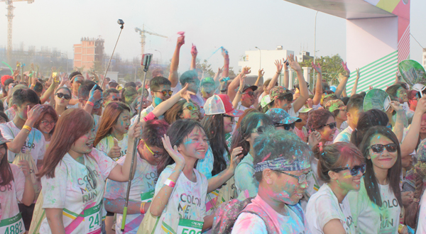 [-]Rực[-]rỡ[-]sắc[-]màu[-]cùng[-]color[-]me[-]run[-][-][-][-]