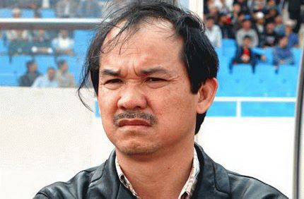 Bầu[-]Đức[-]cạn[-]tiền:[-]Thế[-]chấp[-]cả[-]học[-]viện[-]bóng[-]đá[-]vay[-]nợ
