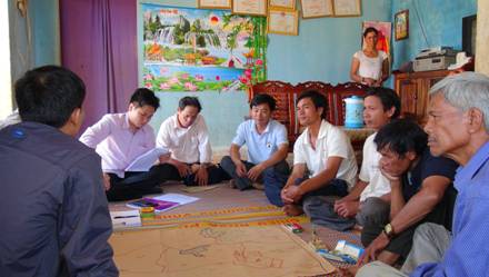 Giao[-]rừng[-]cộng[-]đồng[-]ở[-]Tây[-]Nguyên:[-]Khi[-]tình[-]yêu[-]hội[-]tụ!