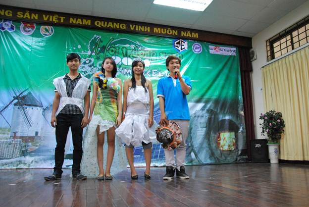 [-]Vòng[-]thi[-]Bán[-]kêt[-]sân[-]khấu[-]của[-]cuộc[-]thi[-]Môi[-]Trường[-]Xanh[-]2014