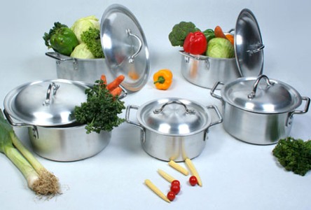 Lú[-]lẫn[-]vì[-]dùng[-]nồi[-]nhôm[-]tái[-]chế